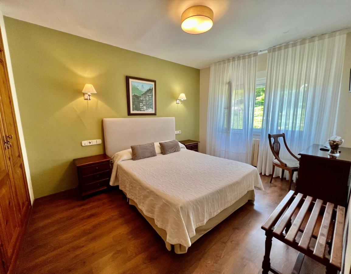 ארנאס דה קבראלס Hotel La Rivera מראה חיצוני תמונה