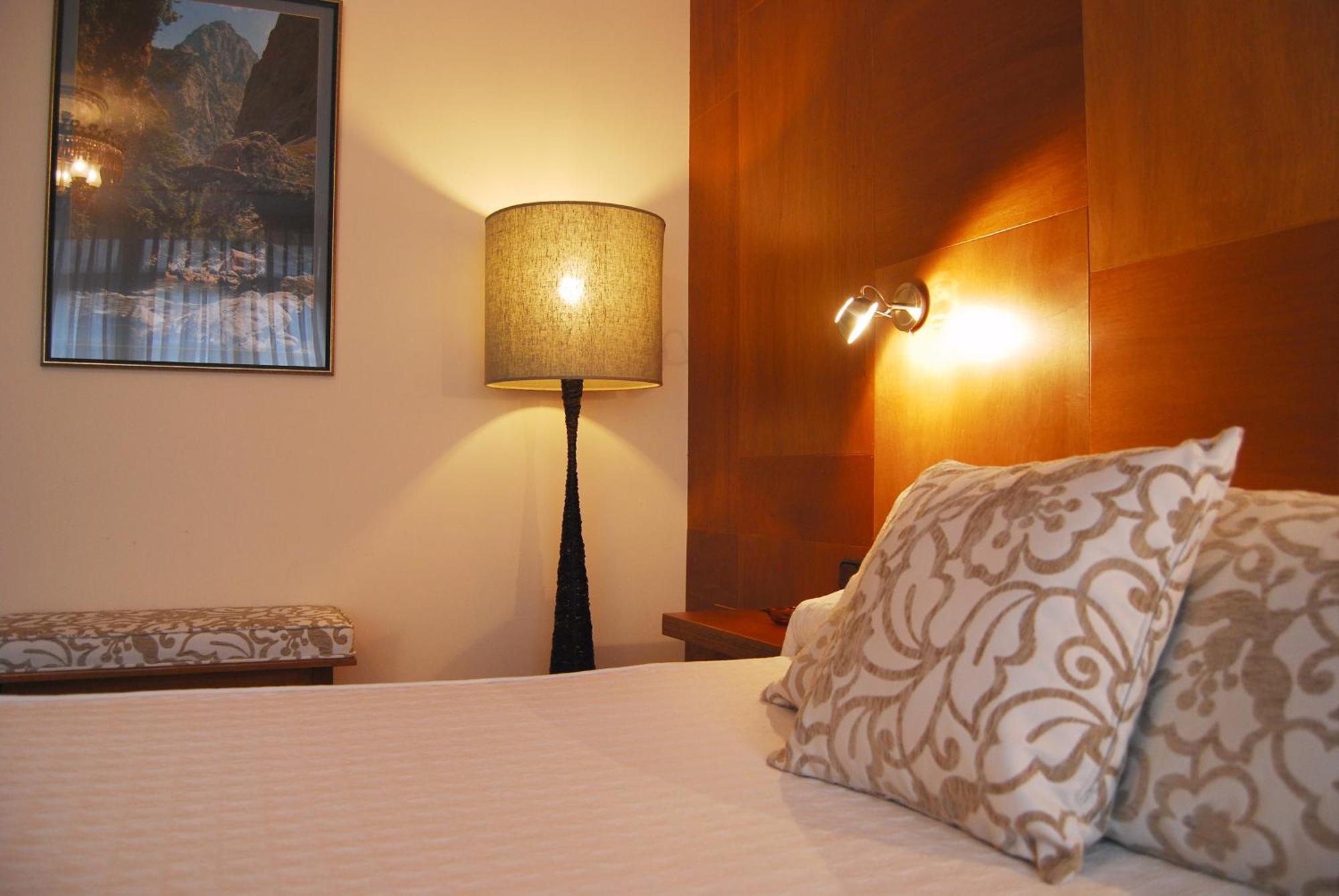 ארנאס דה קבראלס Hotel La Rivera מראה חיצוני תמונה
