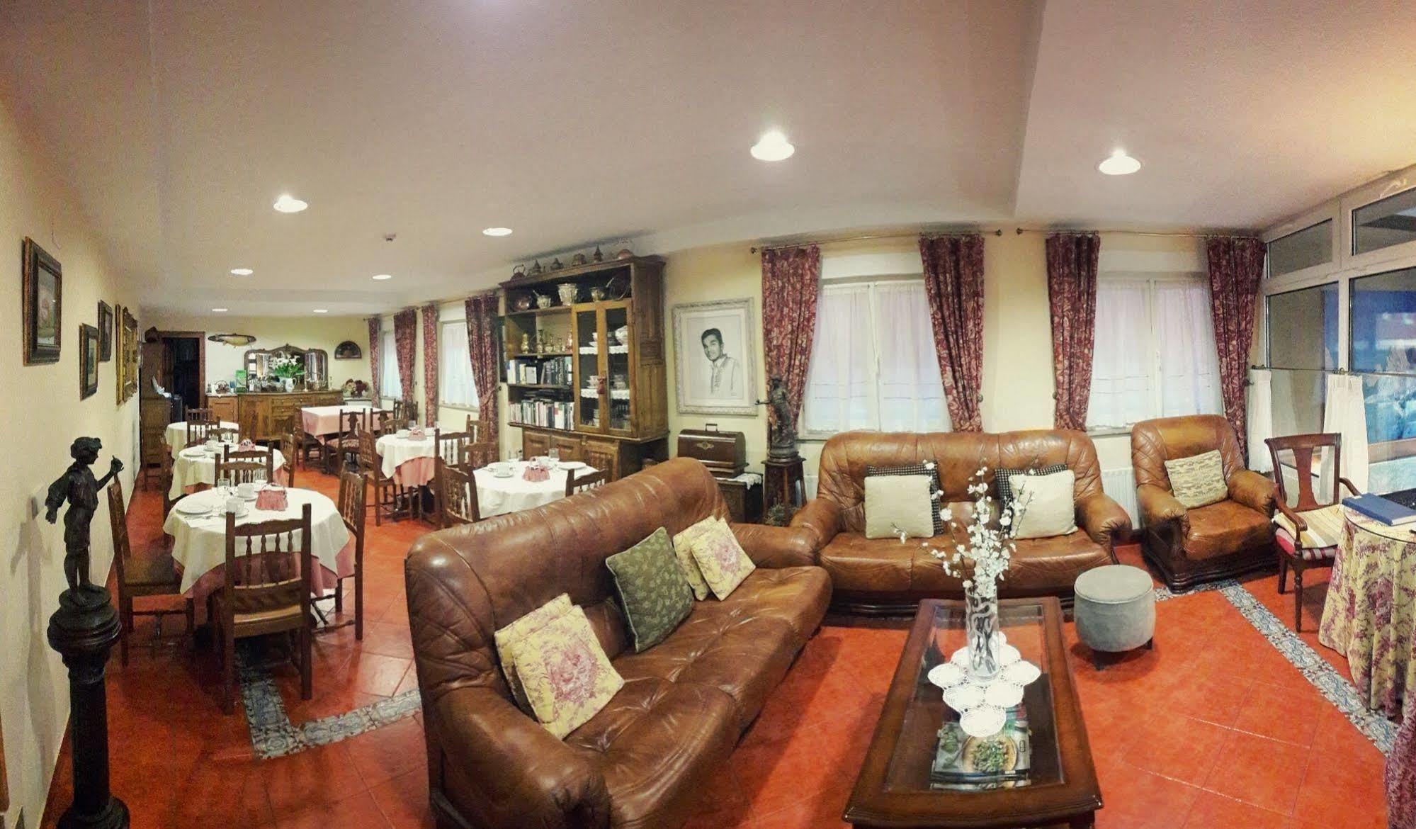ארנאס דה קבראלס Hotel La Rivera מראה חיצוני תמונה