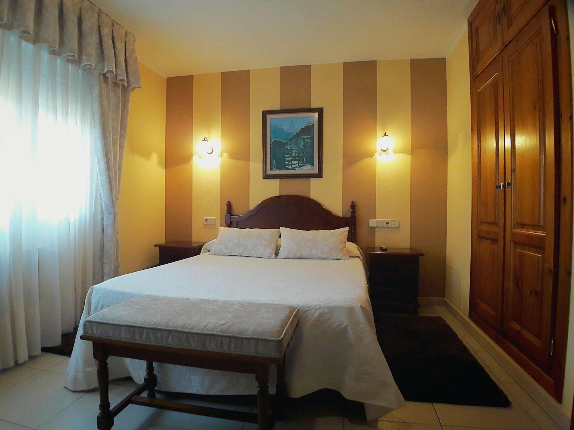 ארנאס דה קבראלס Hotel La Rivera מראה חיצוני תמונה